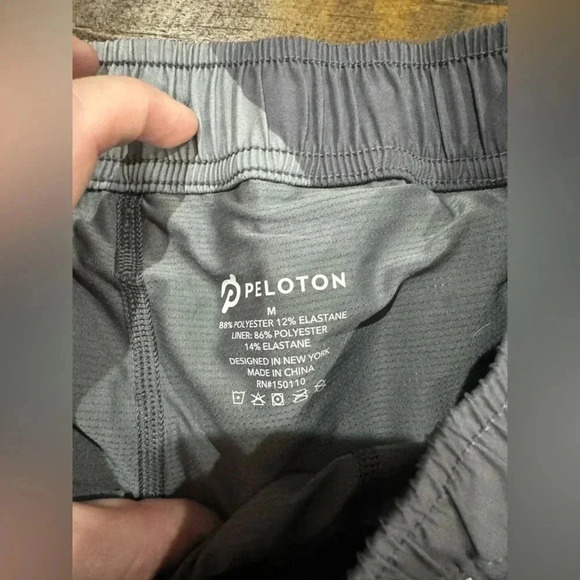 Men’s Peloton shorts medium - Picture 4 of 4